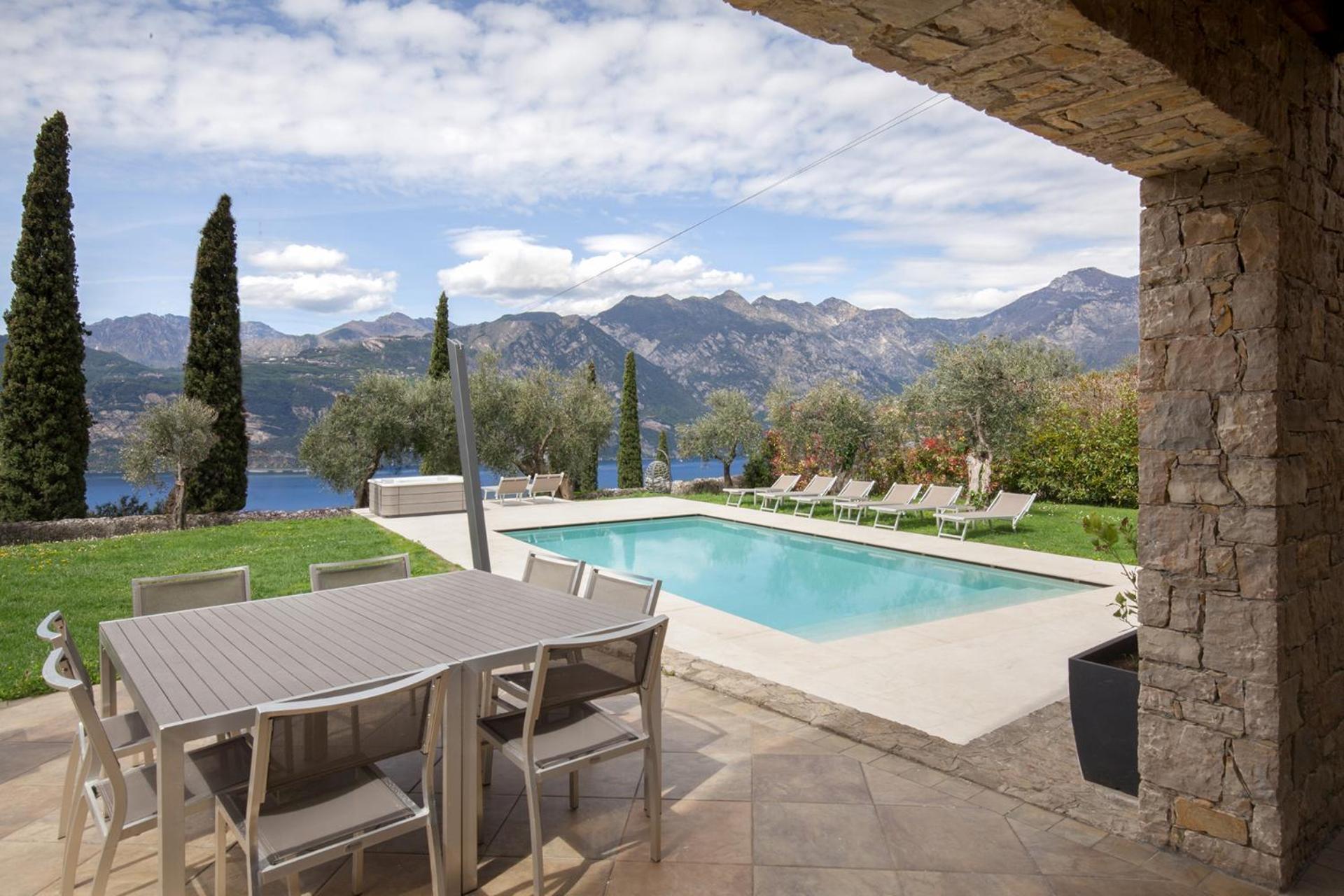 Villa Cipressi - Luxuri Lounge - مالتشيزينيه المظهر الخارجي الصورة