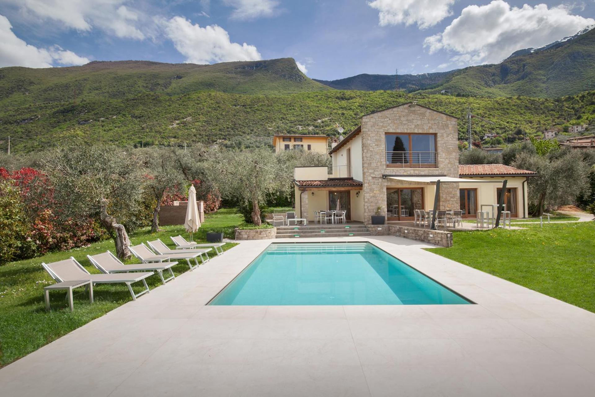 Villa Cipressi - Luxuri Lounge - مالتشيزينيه المظهر الخارجي الصورة
