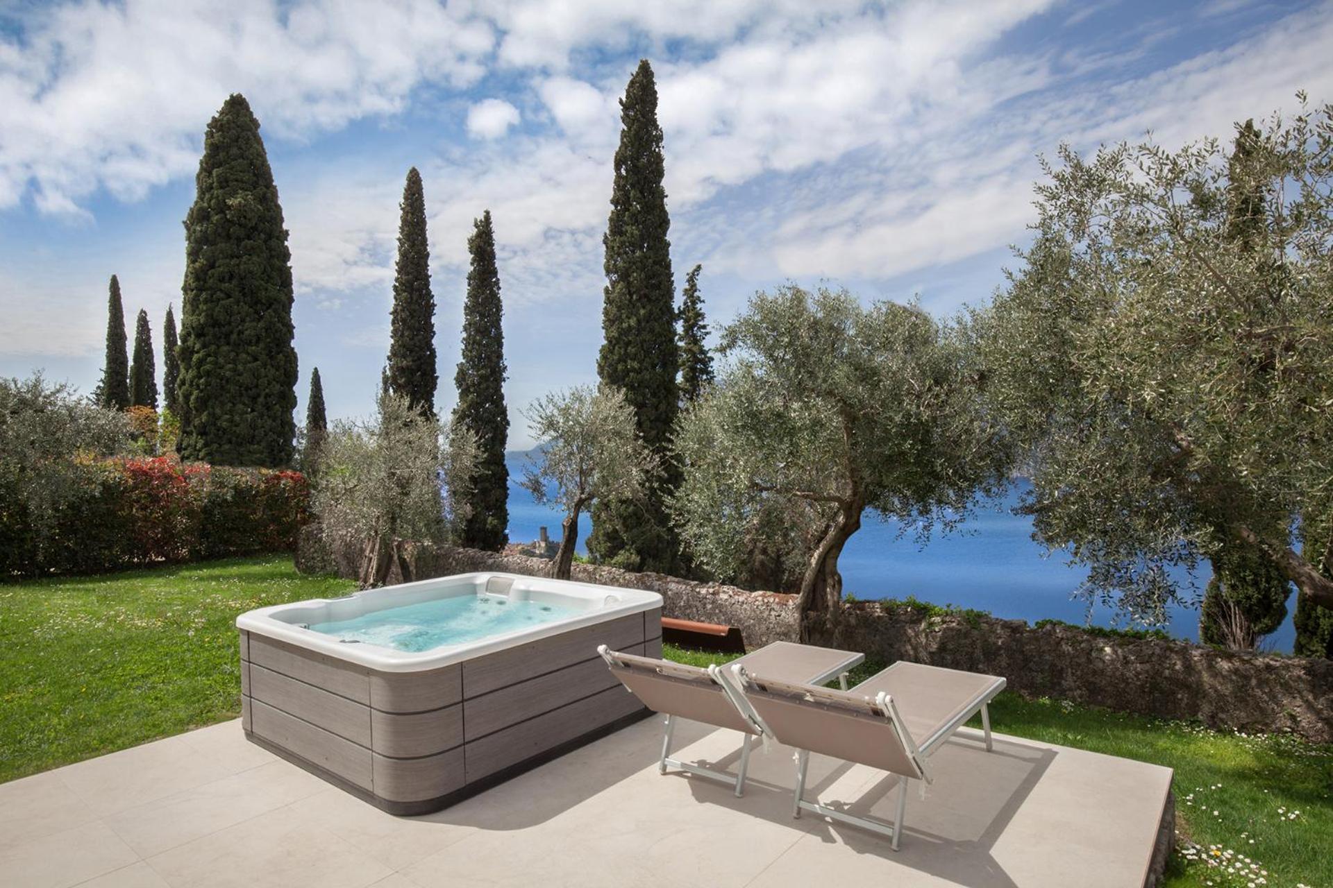Villa Cipressi - Luxuri Lounge - مالتشيزينيه المظهر الخارجي الصورة
