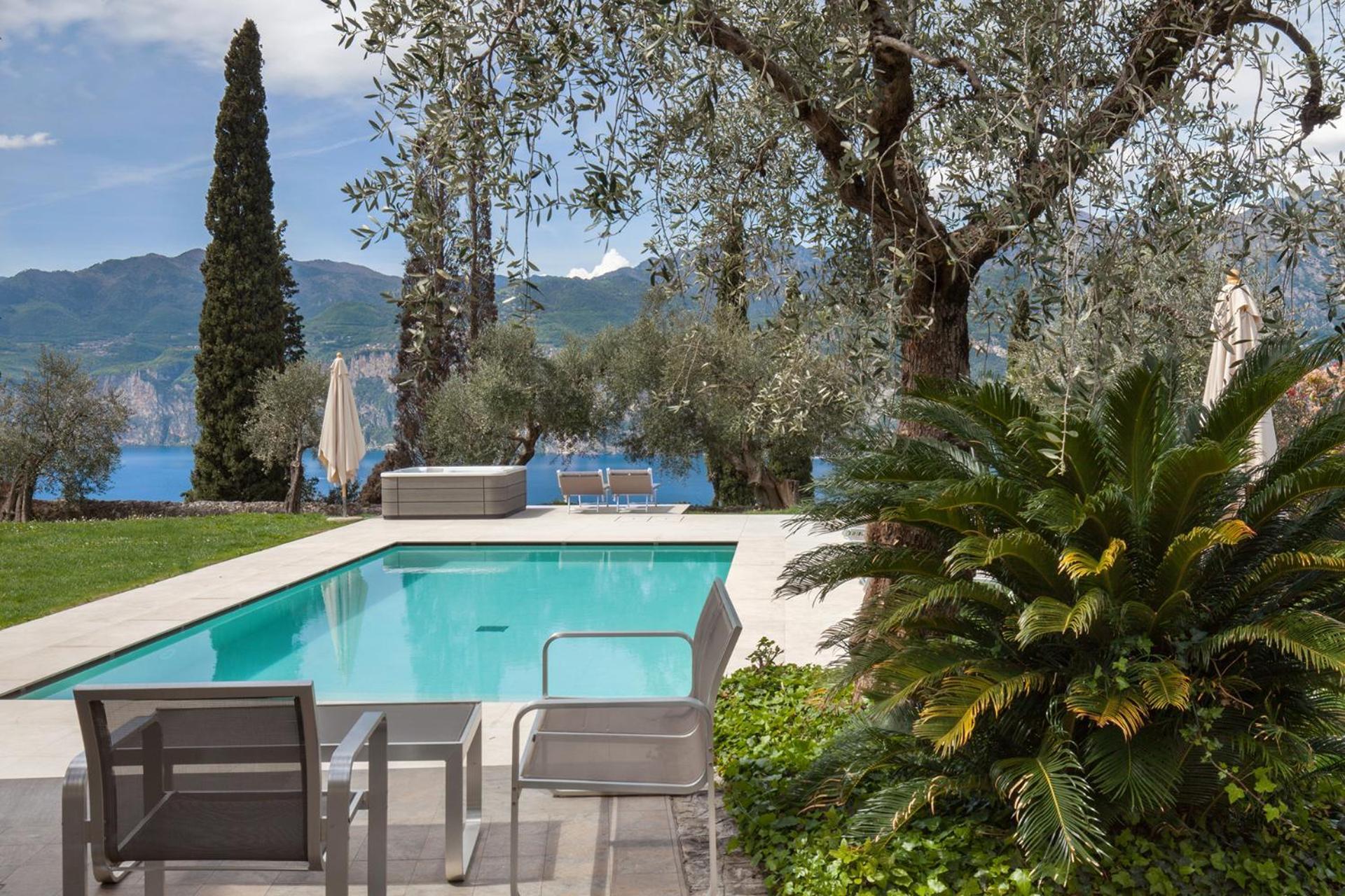 Villa Cipressi - Luxuri Lounge - مالتشيزينيه المظهر الخارجي الصورة
